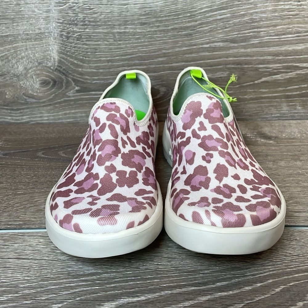 OOFOS Women's Slip-On Sneakers Pink Leopard Pattern - Picture 2 of 11